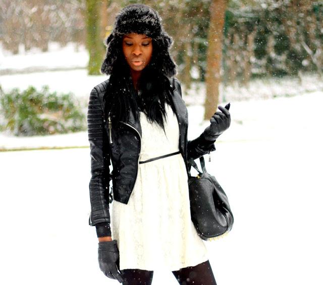 Chapka, biker boots et dentelle - ou comment sortir malgré la tempête