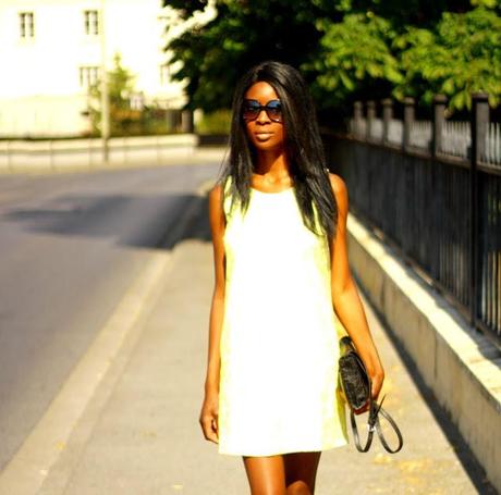 Ballerines chat + robe chasuble = un look façon 50's