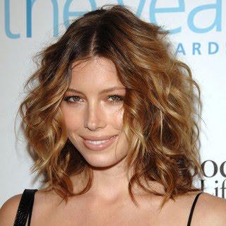 jessica-biel-nude-les-cheveux-au-carre-3357344whrkt_1933