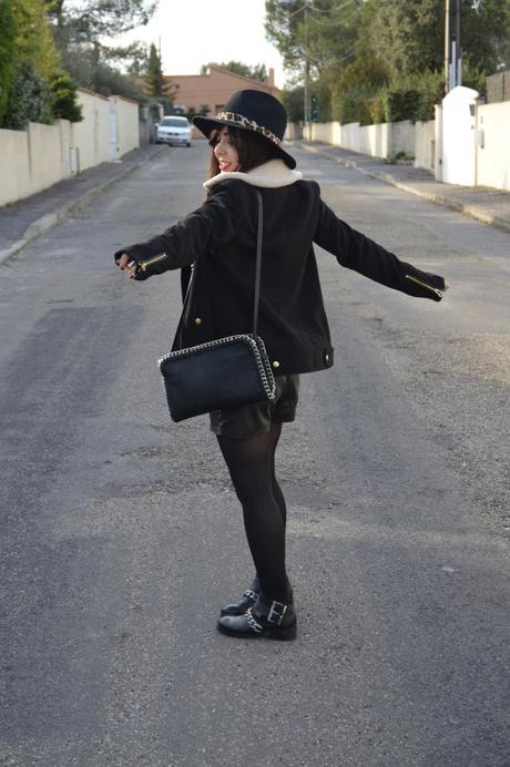 Chapeau - Kling Pull - &OtherStories Short - Pimkie Manteau - H&M Sac - C&A Chaussures - Zara Bague - Old RAL - Sephora