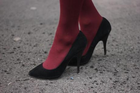 escarpins collants rouges