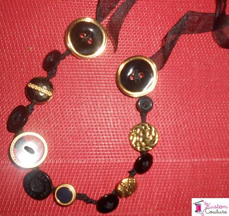 DIY Collier boutons dorés et noirs | Kustom Couture