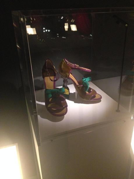 chaussures-mode-italie-exposition-glamour-de-la-mode-italienne