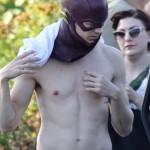 grant-gustin-shirtless-the-flash-08202014-06-675x900