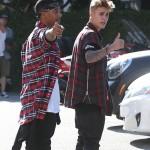 Semi-Exclusive... Justin Bieber Gives A Thumbs Up In Los Angeles