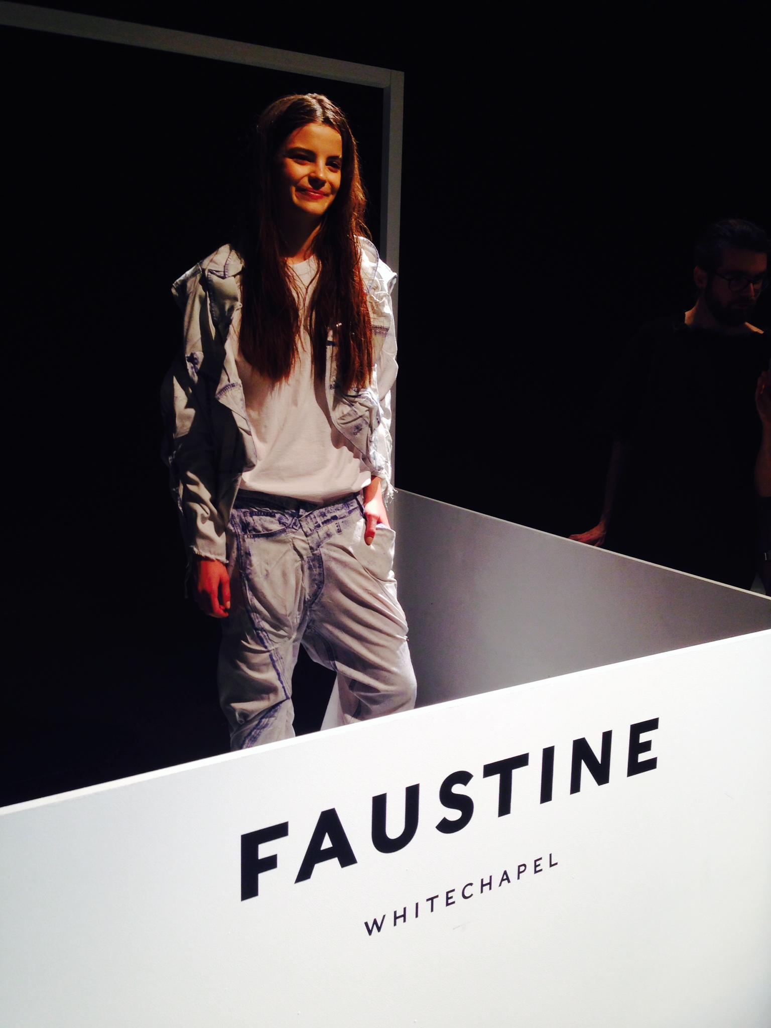 faustine-steinmetz-mode-art-denim-jean-bleu