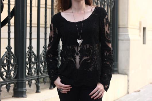 blouse dentelle noire