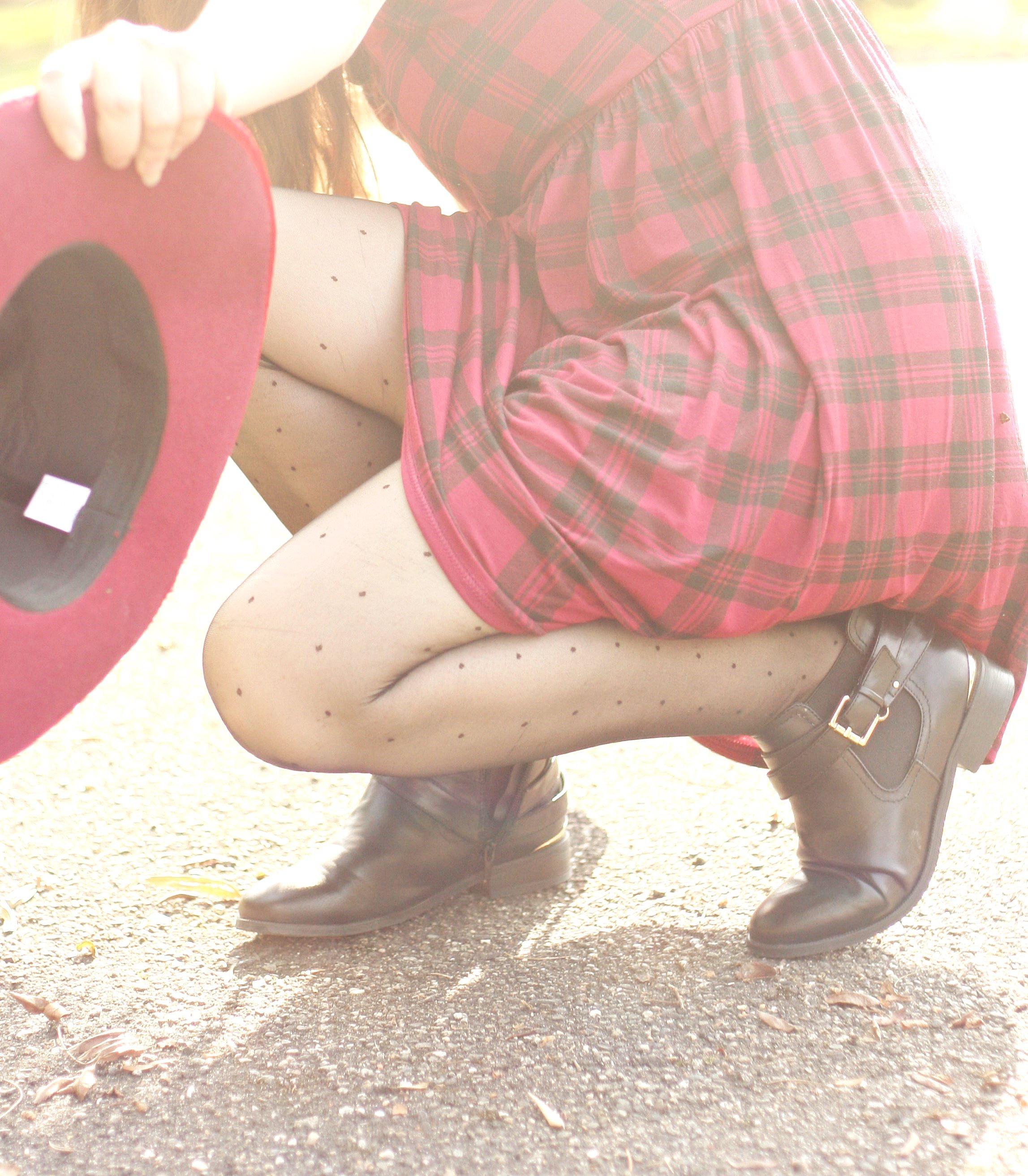 robe tartan look robe tartan rouge street style tartan