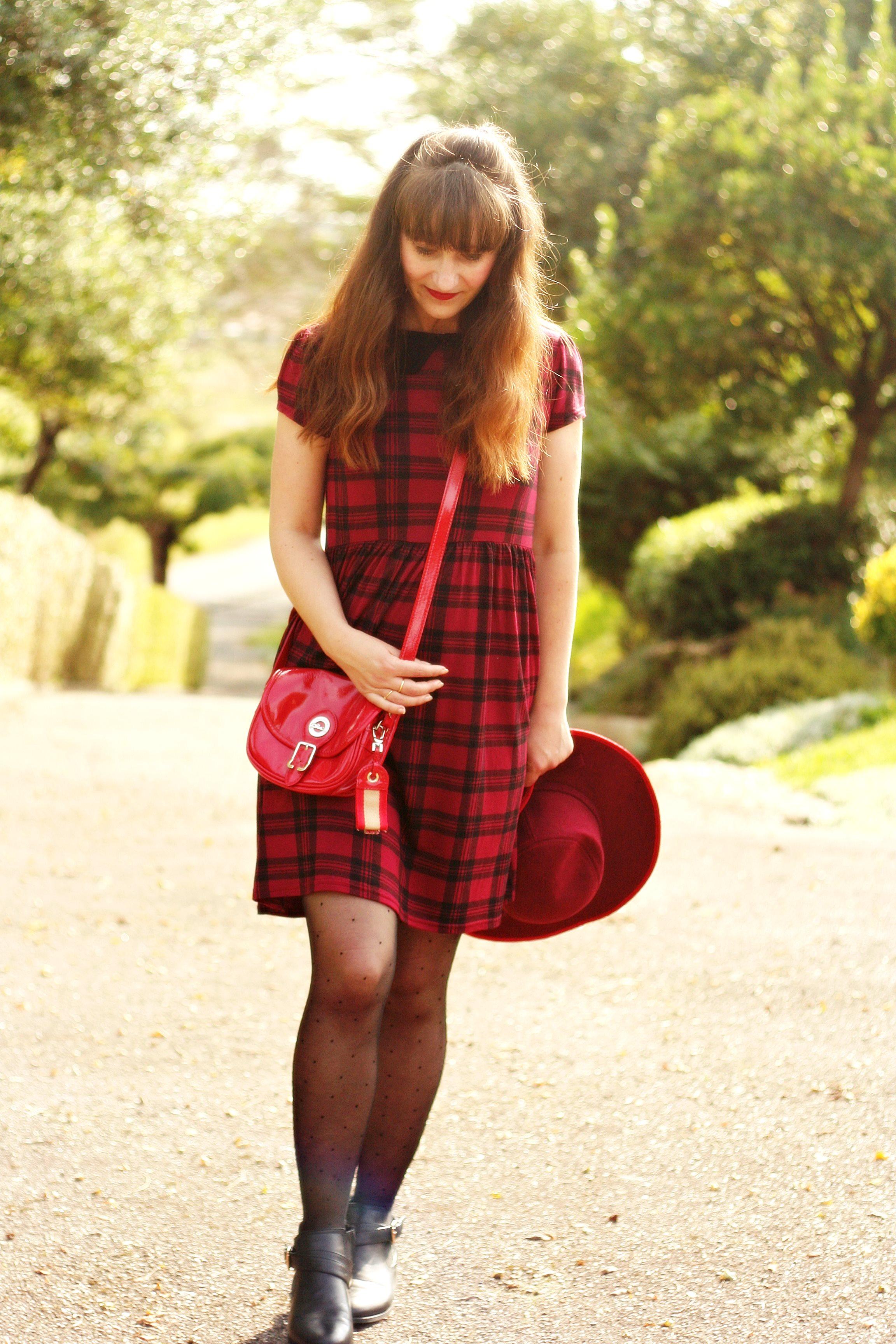 robe tartan look robe tartan rouge street style tartan
