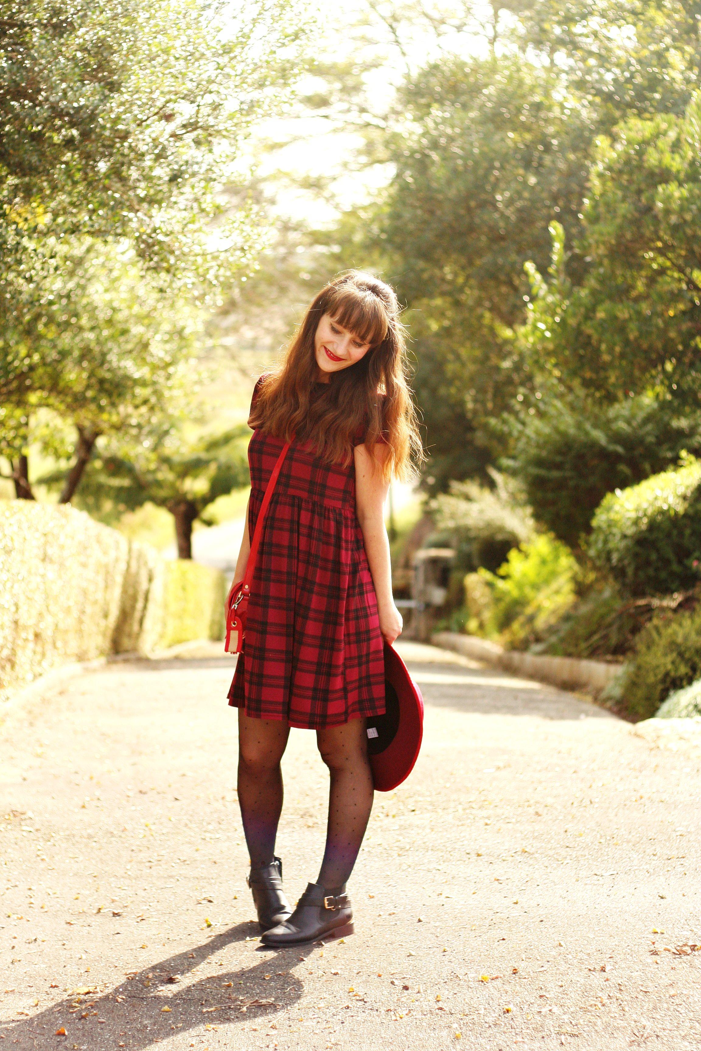 robe tartan look robe tartan rouge street style tartan