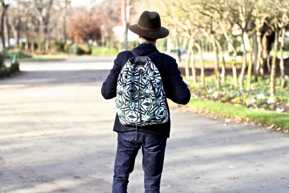 BLOG-MODE-HOMME_UNIQLO-Blazer-APC-Sweater-MAISON-FABRE-Gloves_CHURCHS-Shoes_FEDORA-Hat_EIKYU-Socks_AMERICAN-VINTAGE-Backpack_ASOS-Chino_DRIES-VAN-NOTEN-SHirt_PARIS-MENSFASHION Toulouse Jardin des plantes