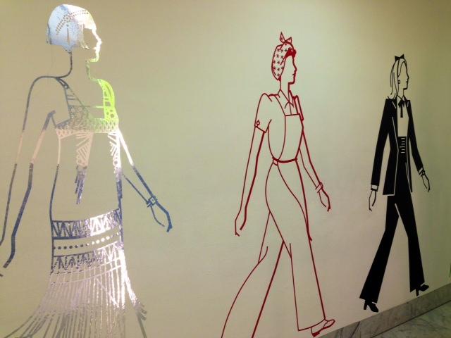exposition-mode-art-design-museum-women-fashion-power