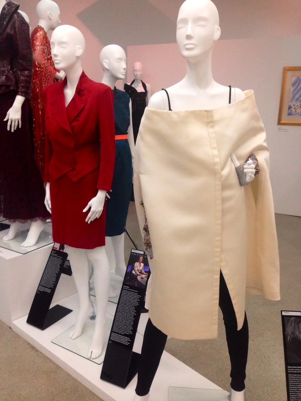 mode-art-exposition-women-fashion-power-design-museum-londres-2015