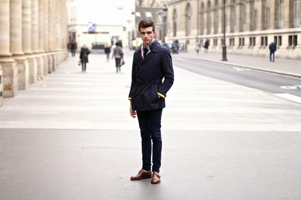 Alain-Figaret-Chemise_VicomteA-doudoune_Jeans-brut_Souliers-boucles_Minga-Berlin-chaussettes-colorées-_Cravate-tricottée-iphone6-Montblanc-portecarte_Blog-Mode-Homme-dandy-style_mensfashion-paris