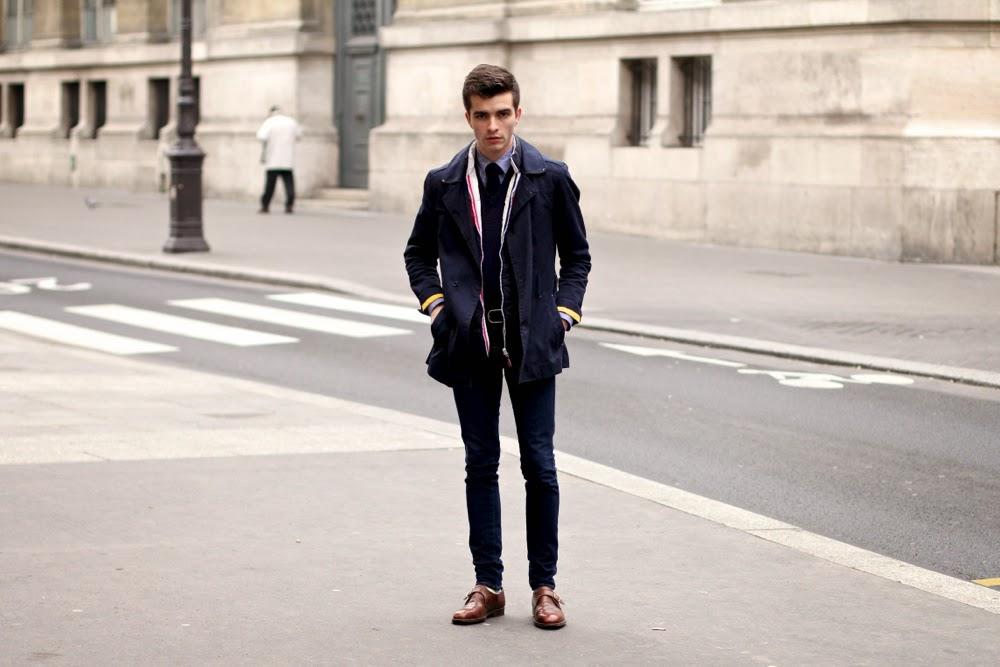 Alain-Figaret-Chemise_VicomteA-doudoune_Jeans-brut_Souliers-boucles_Minga-Berlin-chaussettes-colorées-_Cravate-tricottée-iphone6-Montblanc-portecarte_Blog-Mode-Homme-dandy-style_mensfashion-paris