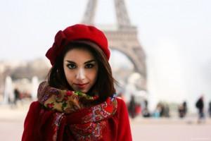Comment nouer un foulard carré ?