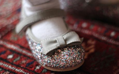 chaussures_paillettes_bébé