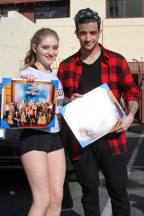 Willow-Shields-in-Shorts-at-DWTS--05-662x993