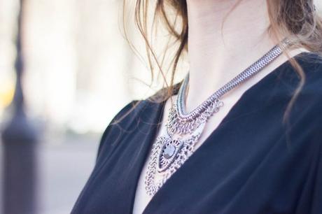 collier plastron