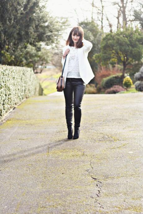 street-style-slim-cuir-chic-veromoda-vesteblanche-look-slim-cuir-veste-blanche-blog-mode-toulouse