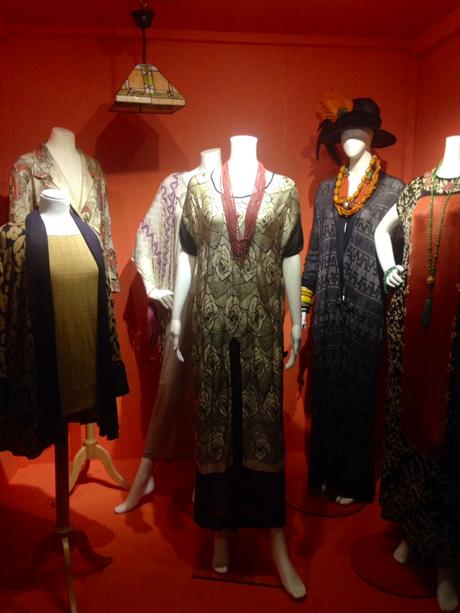 exposition-knitwear-chanel-to-westwood-fashion-textile-museum