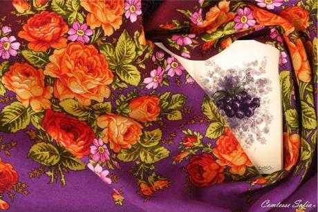 A-Kiss-In-Cassis-foulard-tendance-2014-enseigne-Comtesse-Sofia-châle-fleuri-violet-essai-séjour-week-end-de-rêve-vacances-luxe-entre-amis