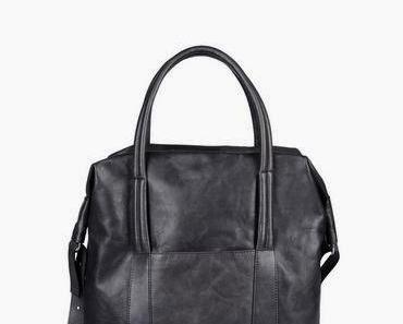 Sac bandoulière : Maison Martin Margiela, Fred Perry, Vlieger & Vandam, Bleu de Chauffe.