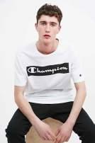 URBAN OUTFITTERS – UO x CHAMPION & UO x ELLESSE