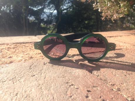 lunettes-de-soleil-vintage-vert-bouteille-geometrique