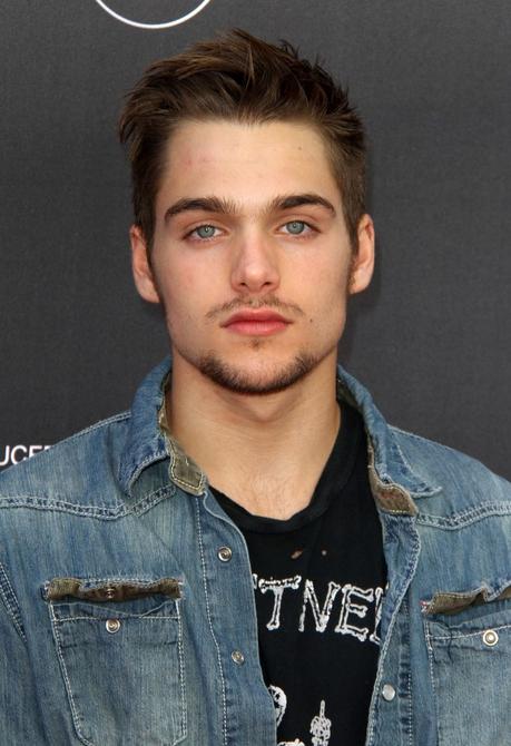 STYLE : Dylan Sprayberry at the premiere of MTV’s Scream