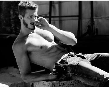 STYLE : Alexander Ludwig, un Viking dans  Flaunt magazine