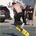 Justin Bieber Shows Off His Skateboarding Skills