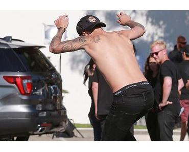 STYLE : Justin Bieber fait du skate torse nu