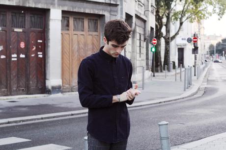 BLOG-MODE-HOMME_Preppy_Bordeaux-Paris-skinny-fashion-chemise-jean-noir-lee-denim-churchs-sweatpant-lame-de-rasoir-dinh-van