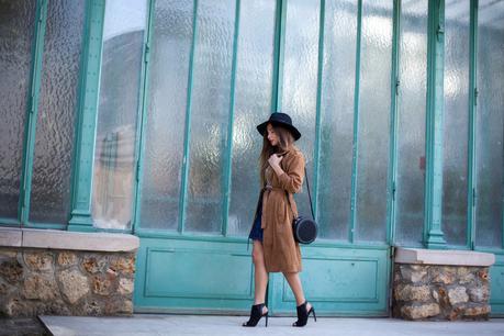 suedine camel trench seventies look fashion blog