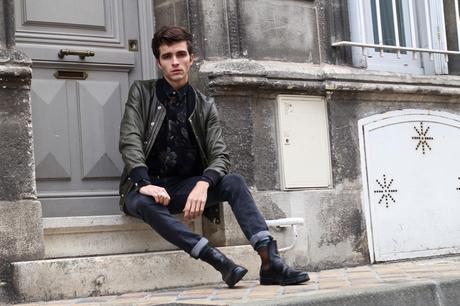 BLOG-MODE-HOMME_Dandy-Romantic-Luisaviaroma-versus-versace-chemise-soie_blouson-cuir-iro-dries-van-noten-chelsea-boots-skinny