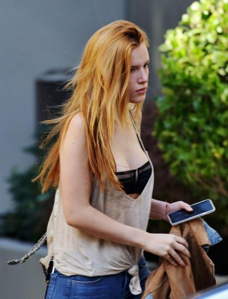Bella-Thorne-Candids-in-Vancouver-7