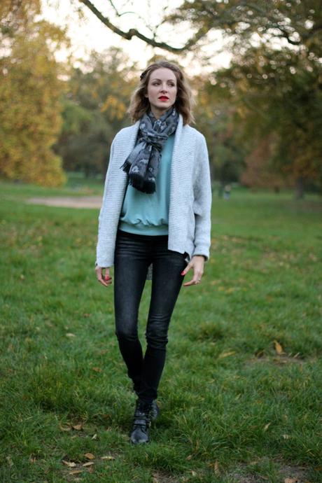 look_gilet_gris_C&A