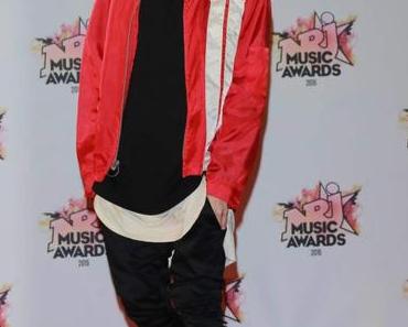 STYLE : la veste Budweiser de Justin Bieber aux NRJ awards