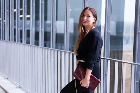 tenue de soirée combinaison noir pochette rouge bordeaux aldo evening outfit jumpsuit