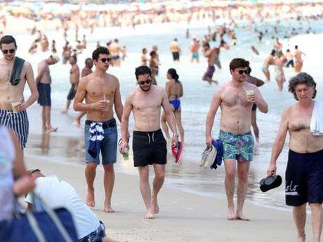 kit-harington-curte-praia-no-rio-de-janeiro-original2