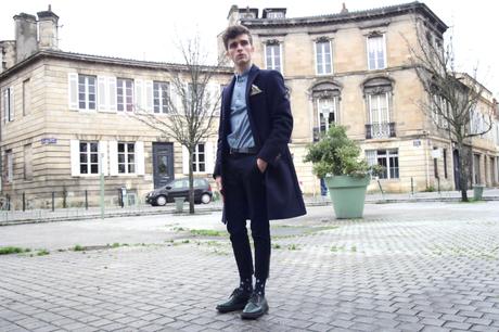 BLOG-MODE-HOMME_STYLE_Bonne-gueule-chemise-chambray-acne-coat-silk-churchs-leyton-skinny-zip-jeans-bordeaux-paris-blogueur-mec-streetstyle