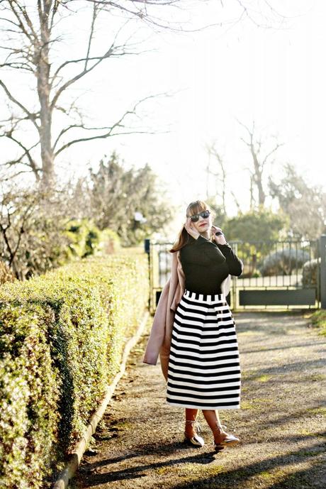 look-jupe-midi-retro-blog-mode-jupe-rayée-patineuse-chaussures-lacets-blogueuse-mode-toulouse