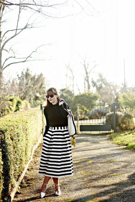 look-jupe-midi-retro-blog-mode-jupe-rayée-patineuse-chaussures-lacets-blogueuse-mode-toulouse