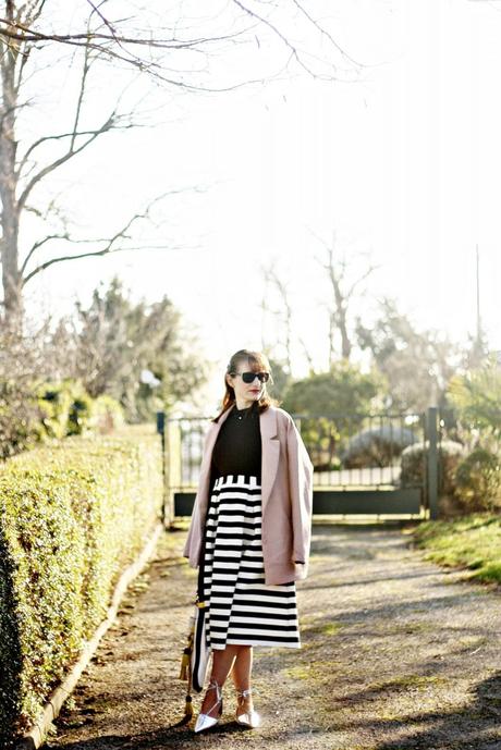 look-jupe-midi-retro-blog-mode-jupe-rayée-patineuse-chaussures-lacets-blogueuse-mode-toulouse