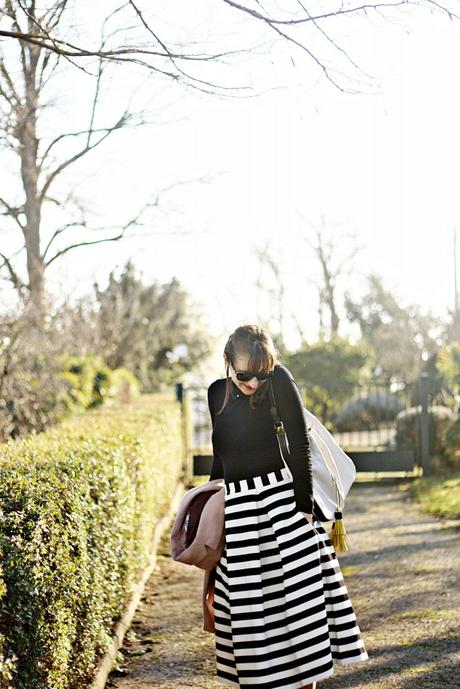 look-jupe-midi-retro-blog-mode-jupe-rayée-patineuse-chaussures-lacets-blogueuse-mode-toulouse