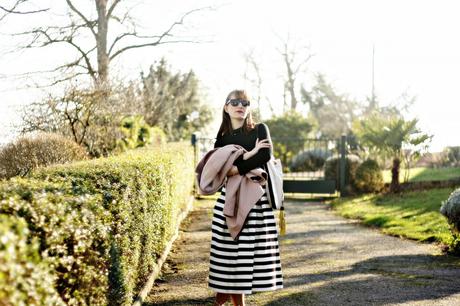 look-jupe-midi-retro-blog-mode-jupe-rayée-patineuse-chaussures-lacets-blogueuse-mode-toulouse