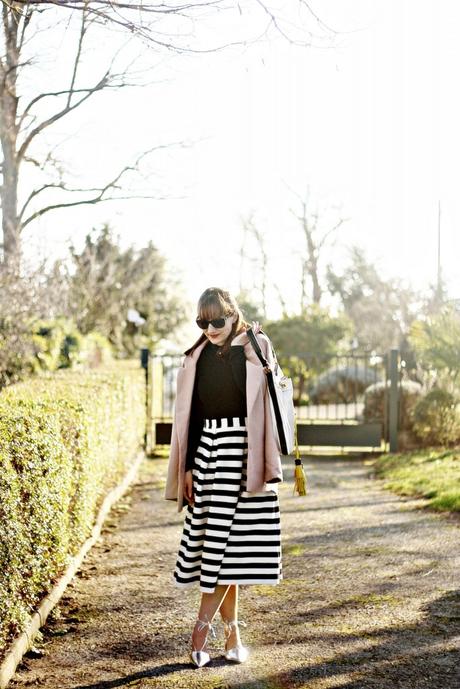 look-jupe-midi-retro-blog-mode-jupe-rayée-patineuse-chaussures-lacets-blogueuse-mode-toulouse