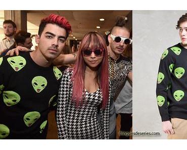 STYLE : Joe Jonas with a « we out here » sweatshirt