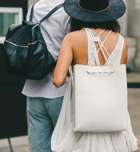 Street Style : 30 façons stylées de porter un sac à dos